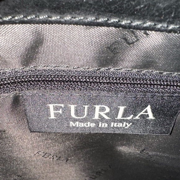 Authentic Furla 2 way Black leather crossbody/handbag. - Picture 13 of 16
